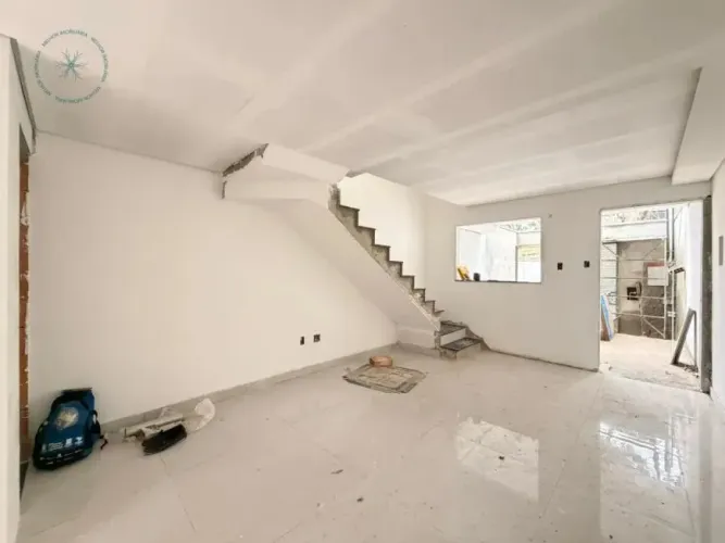 Casa Geminada á venda no bairro Jardim Leblon, Belo Horizonte - MG.
