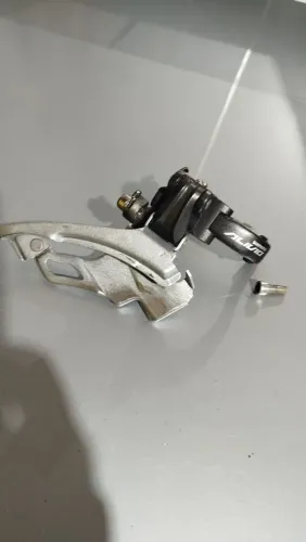 Câmbio dianteiro Shimano alívio