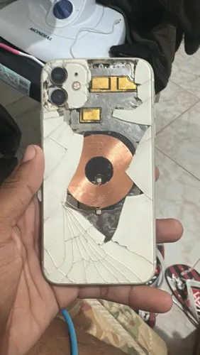 iPhone 11 leia a descrição.