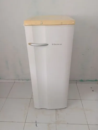 vende-se geladeira Electrolux