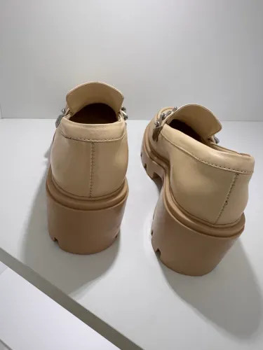 Mocassim Tratorado Corrente Bege - Schutz