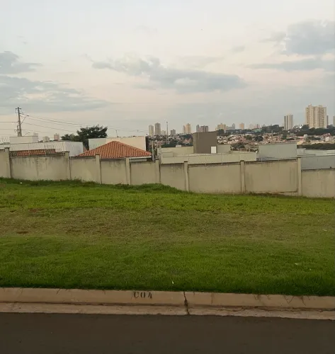 Terreno em condomínio