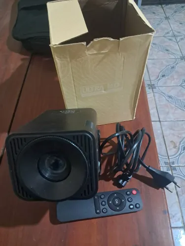 PROJETOR ?'GOLD PGT-HY 320