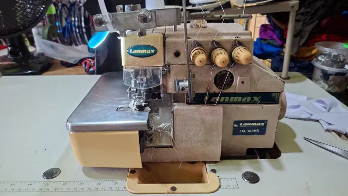Maquina de costura Overlock Industrial