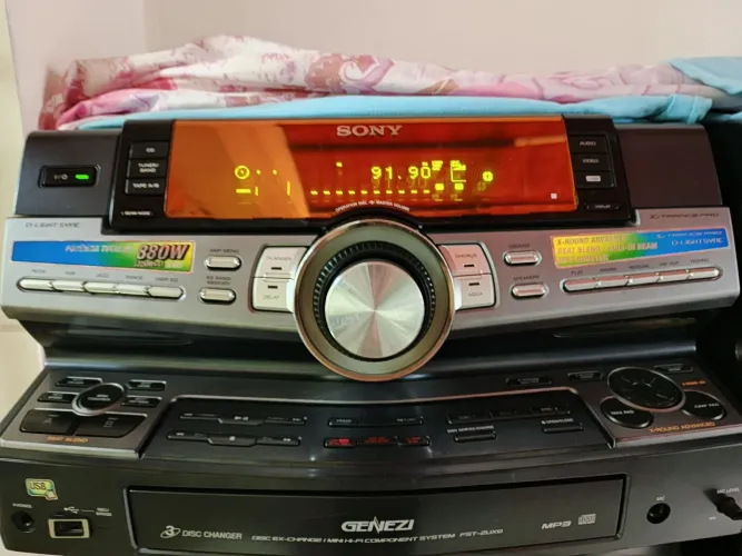 Vendo um som Sony zux9 