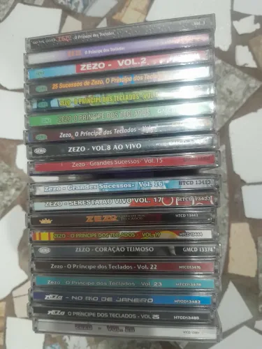 Lote exclusivo de 19 CDs Zezo o príncipe dos teclados