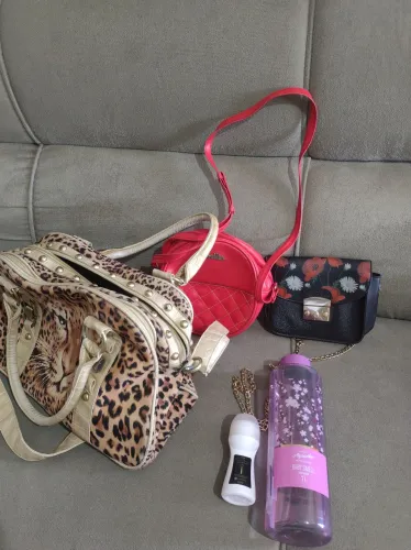 3 bolsas+body Splash+ desodorante. 50$