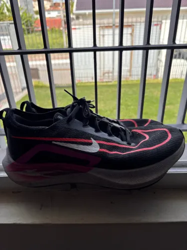 Tênis de corrida Nike Zoom Fly 4 tamanho 41