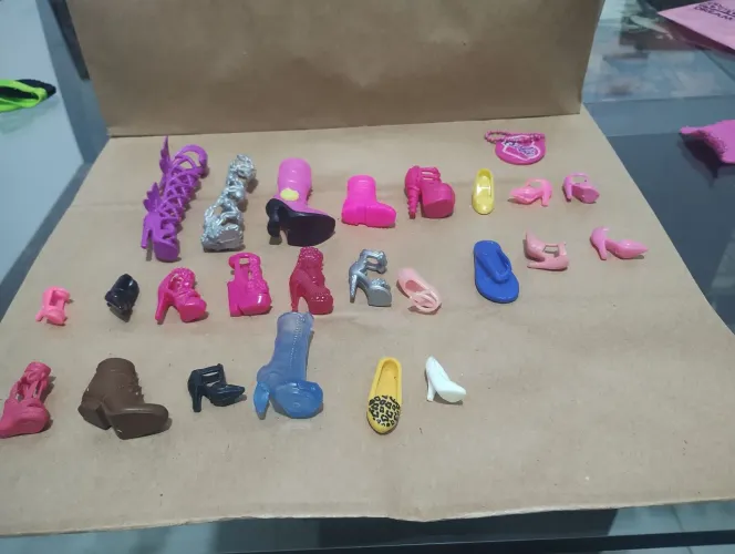 Lote sapatinho Barbie apenas um pé