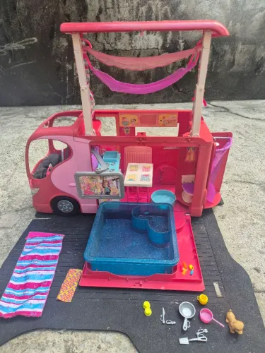 Ônibus/Trailer da Barbie