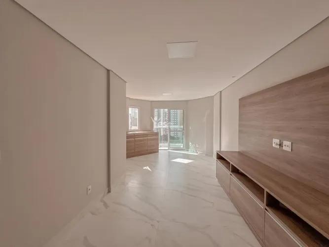 Apartamento semi mobiliado para locação com 100m² de área útil, sendo 3 dormitórios, 1 suí