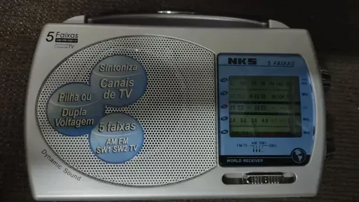 Rádio 5 faixas NKS na caixa