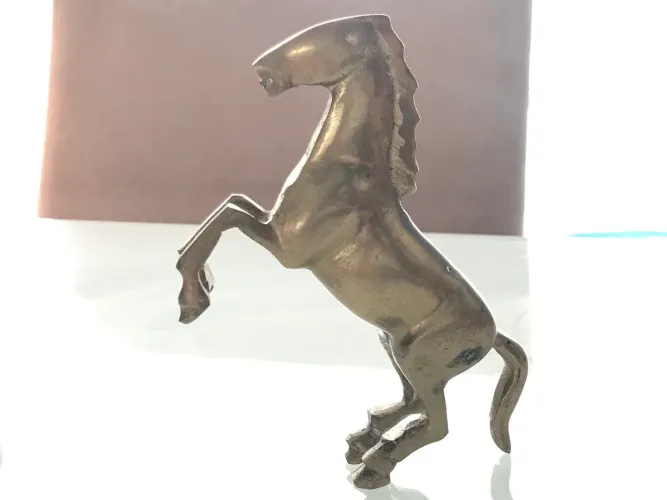 ESTATUETA DE CAVALO EM METAL...Linda Peça Original...