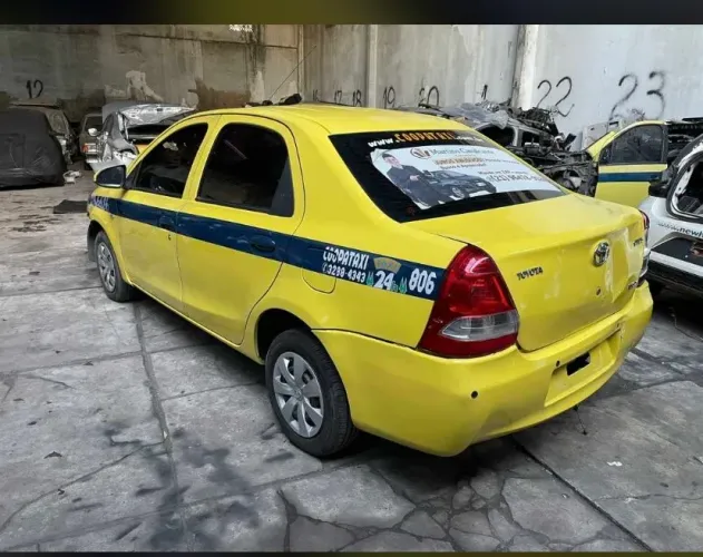 Sucata Peças Etios sedan 