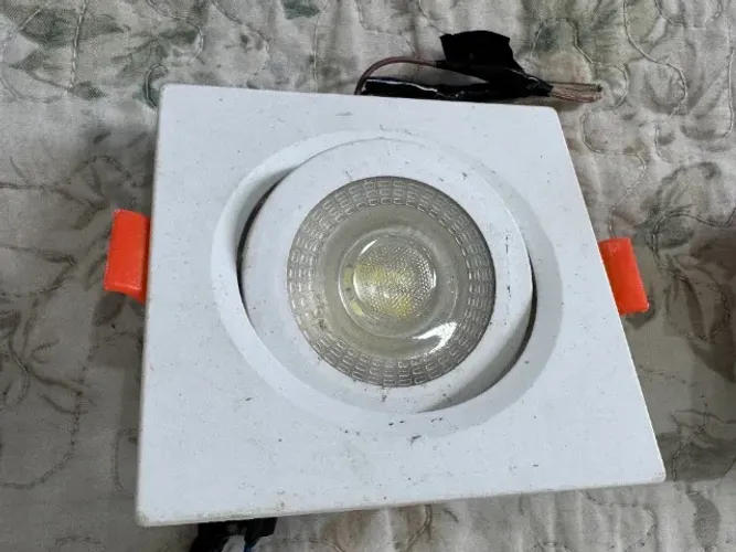 spot lâmpada de led 6W - 6.500K, 100-240V, 50/60 Hz marca Blumenau