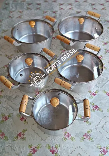 JOGO DE PANELAS EM ALUMÍNIO BATIDO - COM TAMPAS DE VIDRO TEMPERADO