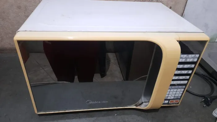 Micro-ondas Midea 20 Litros