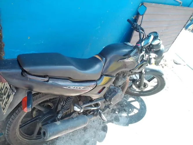 Vendo essa linda moto, estrada, 200 CC