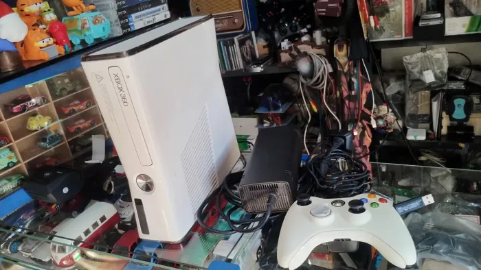 Xbox na cor branca original usado em bom estado