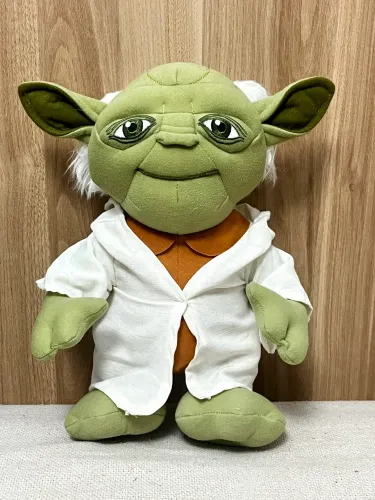 pelúcia mestre yoda star wars - disney