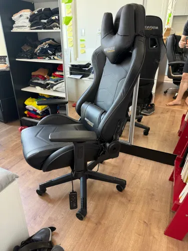 Cadeira gamer MAXRACER com MASSAGEADOR