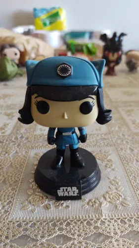 Funko Pop! Star Wars: Os Últimos Jedi - Rosa Disfarçada#205 (Usado)