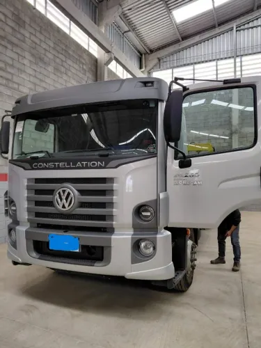 VOLKSWAGEN CONSTELLATION 6X2 (26.260 ROBUST) SEMI NOVO