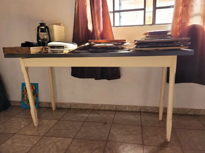Mesa de madeira rústica