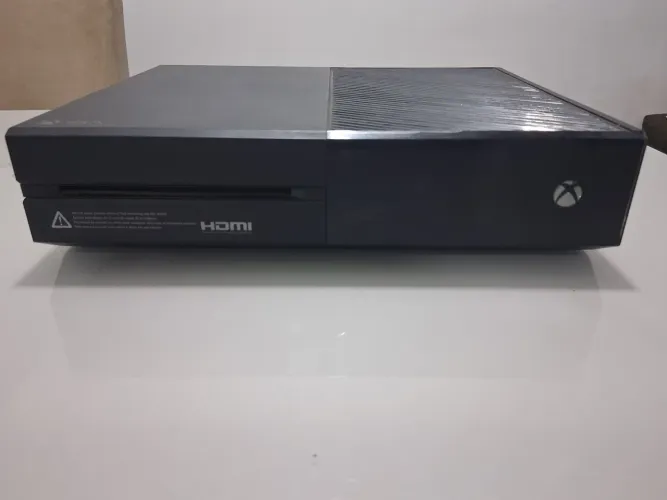 XBox One - 360Gb - Apenas Console