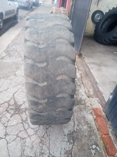 Pneu de máquina