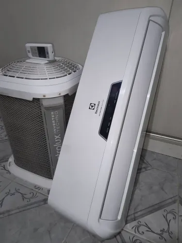 Central de ar inverter Eletrolux 9000 BTUs LEIA AS DESCRIÇÕES VOM ATENÇÃO