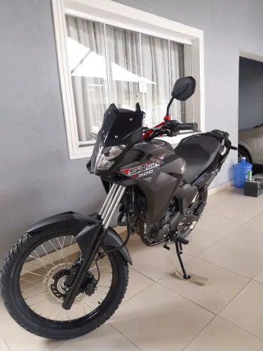 Linda XRE 300 Talmente Nova