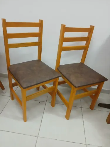 Cadeiras de madeira