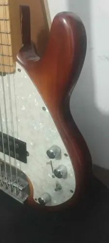 Baixo Music Man