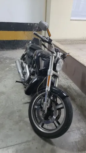 Harley Davidson V-ROD Muscle 2015, pouco rodada com apenas 32 mil km, chave presencial,