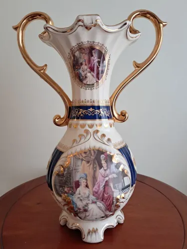 Anfora em porcelana