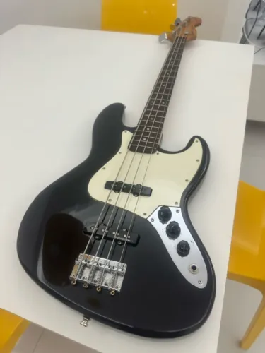 Fender Southern Cross c/ Captador Seymour Duncan Bass Lines