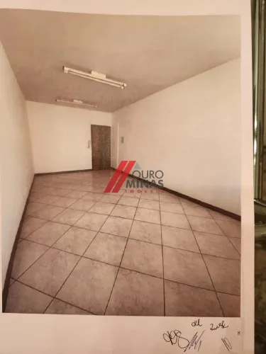 Excelente Sala 25 m2, localizada no melhor ponto do Bairro - Próximo da Feira Coberta