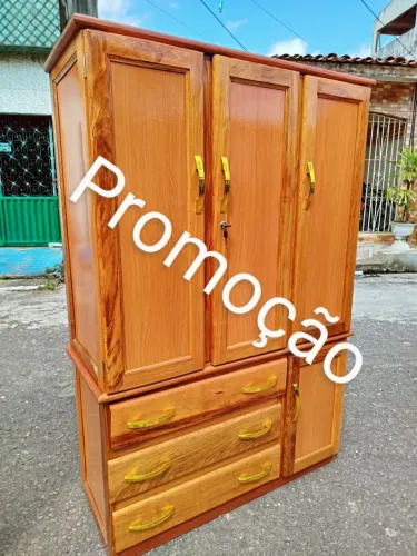 Guarda-Roupa de Madeira com Promoção!