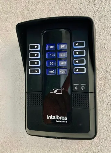 Interfone para condomínio com câmera Wi-fi inclusa na instalação 