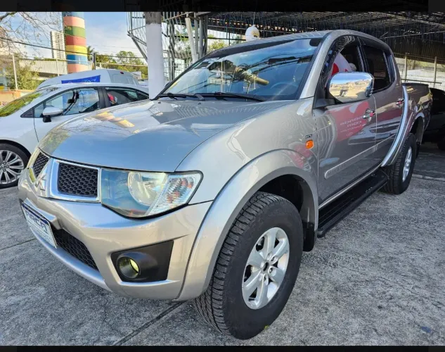 Mitsubishi L200 3.5 Triton Hpe Flex Cab. Dupla 4x4 Aut.<br>4p