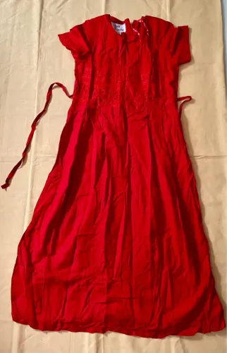 Vestido importado do Egito, em tecido de algodão