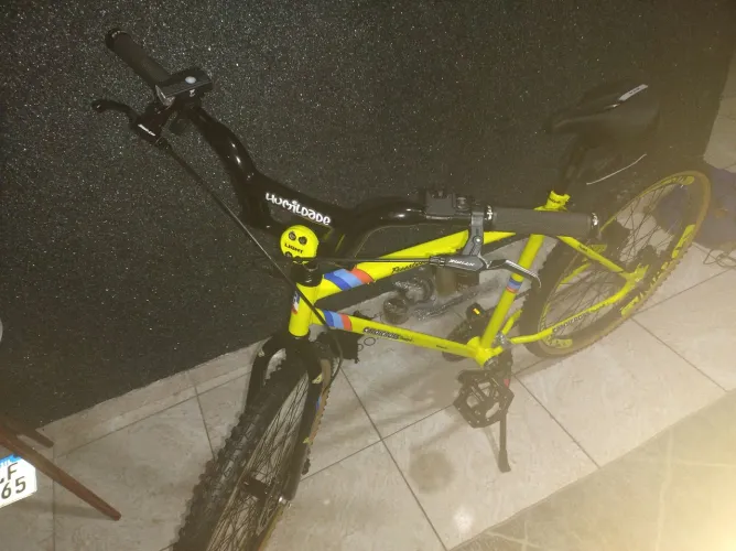 Bicicleta Aro 26 caloi Freestyle com freios a disco