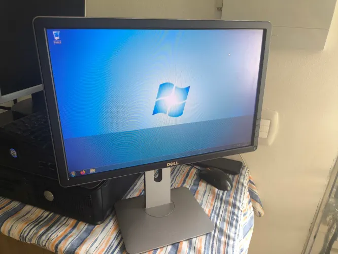 Monitor Dell 19,5 P2016t Led TELA DANIFICADA<br>