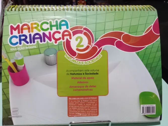Livro didático Marcha Criança Natureza e Sociedade 2 editora Scipione