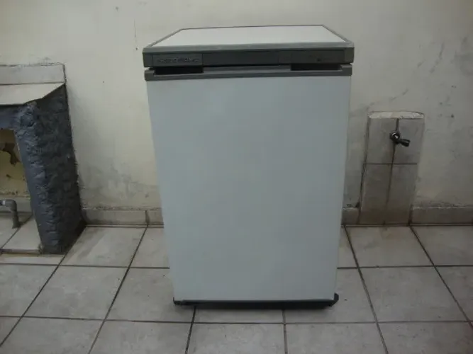 Frigobar Marca Prosdócimo Modelo R-13 .
