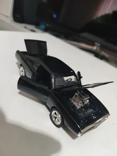 Carrinho de metal Dodge charger escala 1:34