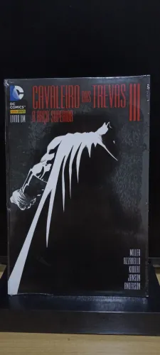 Batman: Cavaleiro das Trevas III (Edições 01-04) LACRADO