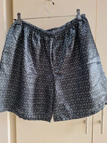 Short estampado azul escuro