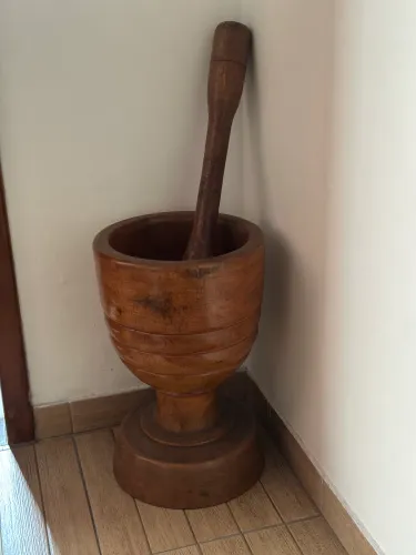 Pilão e Mesa Madeira de Lei Maciça 